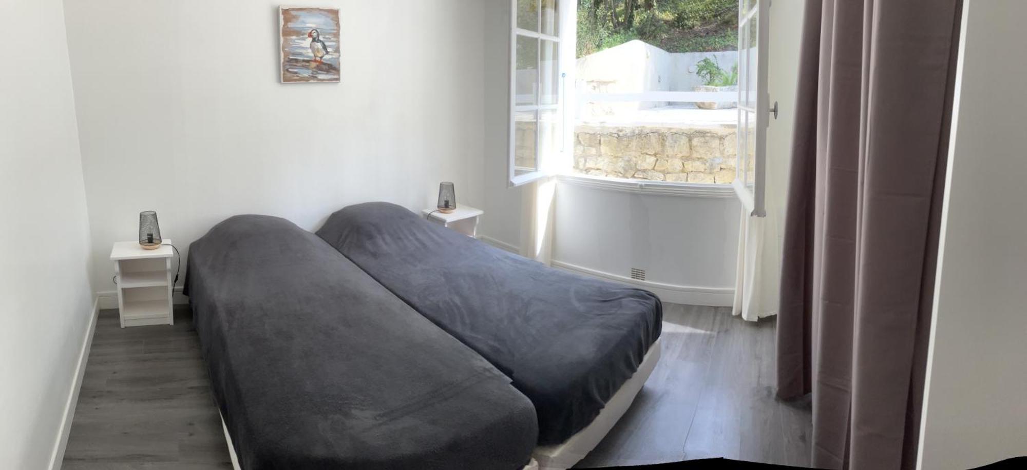 Holiday home Maison 100 M2 Plein Pied Pour 6 Personnes 300 M De La